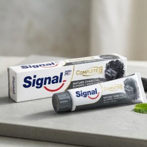 معجون سيجنال متكامل 8 بالفحم (Signal Integral 8 Charcoal) 100ml